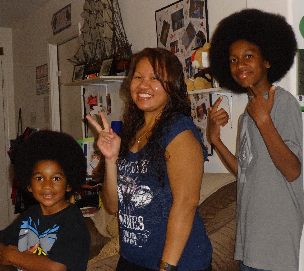 picture of sehana with two boys